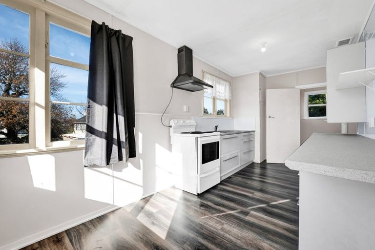 Photo of property in 53 Fairfield Road, Hawera, 4610