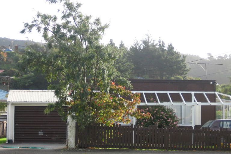 Photo of property in 352 Stokes Valley Road, Stokes Valley, Lower Hutt, 5019