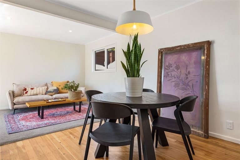 Photo of property in 136 Avonhead Road, Avonhead, Christchurch, 8042