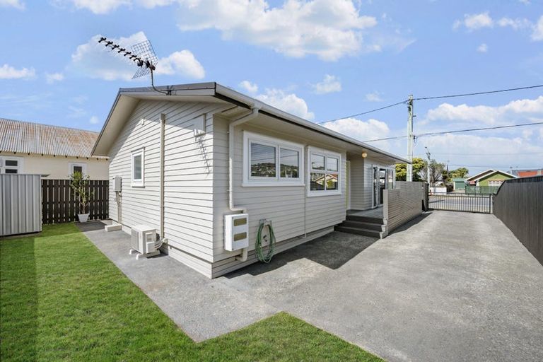 Photo of property in 143a Rongotai Road, Kilbirnie, Wellington, 6022