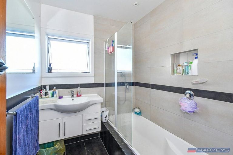 Photo of property in 10 Edmund Hillary Avenue, Papakura, 2110