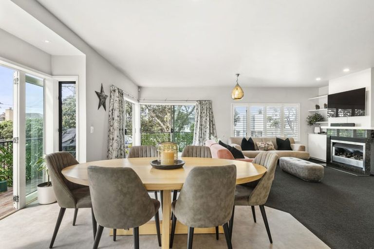 Photo of property in 24 Muritai Road, Milford, Auckland, 0620