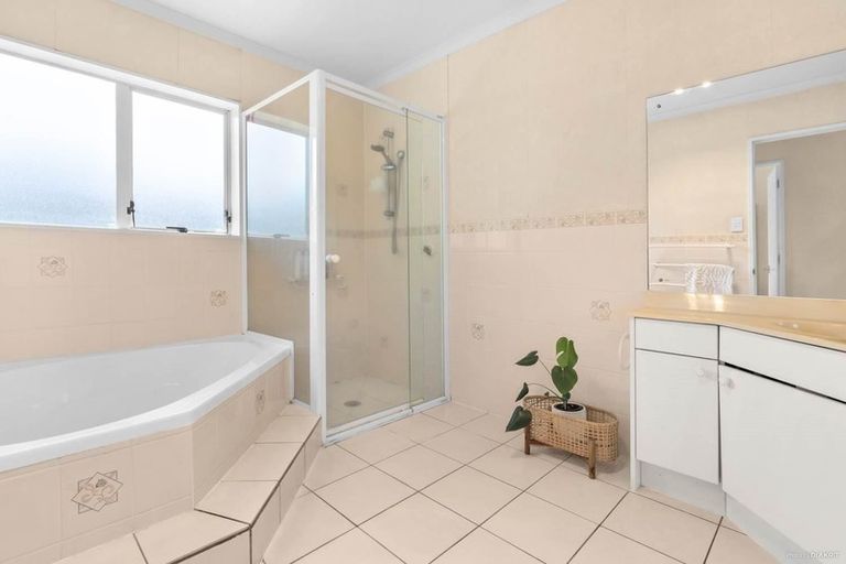 Photo of property in 75 Tington Avenue, Wattle Downs, Auckland, 2103