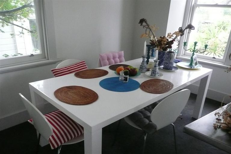 Photo of property in 1 Hadfield Terrace, Kelburn, Wellington, 6012