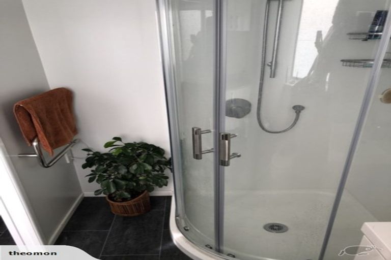 Photo of property in 125 Chamberlain Road, Massey, Auckland, 0614