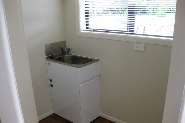 Photo of property in 3a Kelvin Road, Papakura, 2110