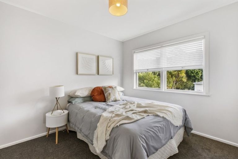 Photo of property in 38 Woodside Road, Massey, Auckland, 0614