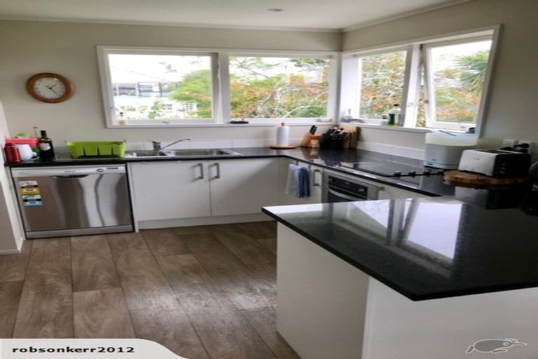 Photo of property in 2/2 Pine Terrace, Howick, Auckland, 2014