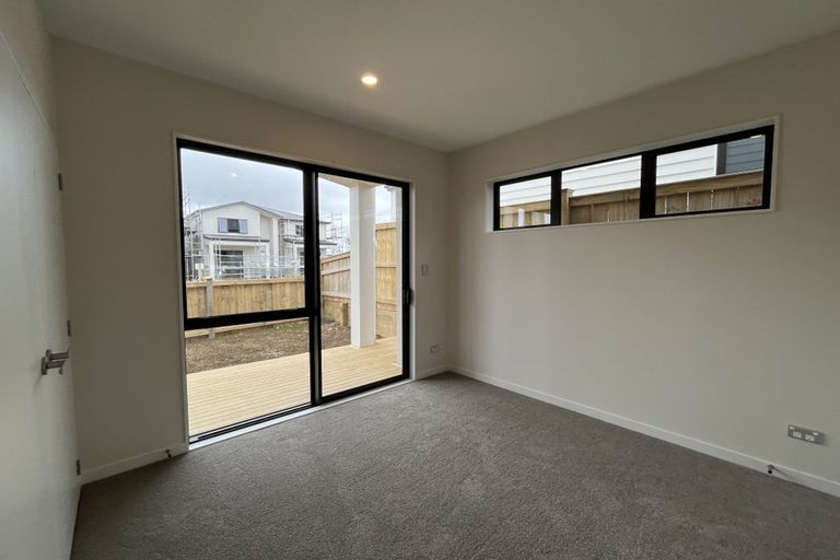 Photo of property in 20 Kapeta Lane, Karaka, 2113