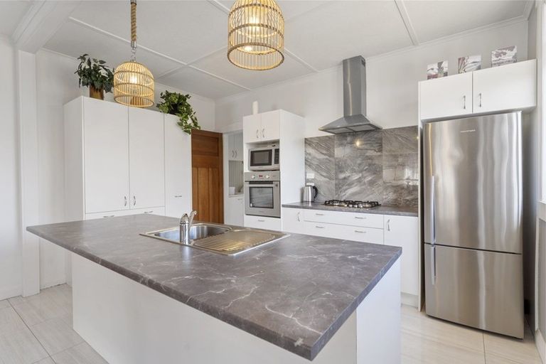 Photo of property in 6 Ngaio Street, Strandon, New Plymouth, 4312