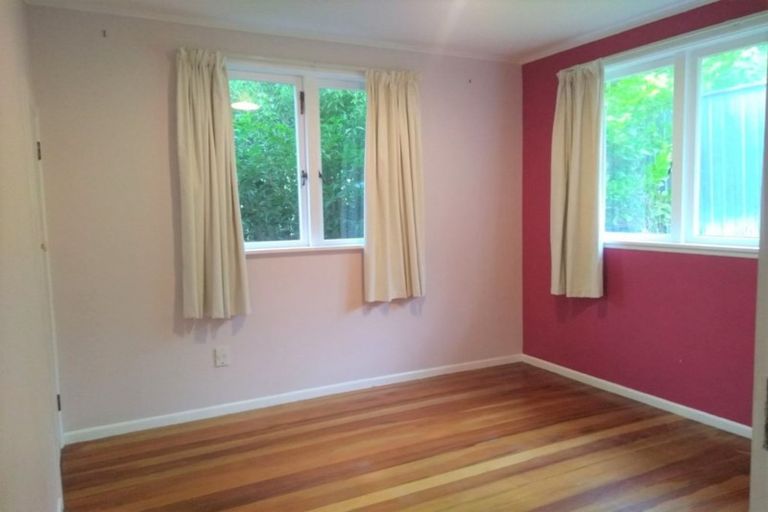 Photo of property in 34 Woodside Avenue, Northcote, Auckland, 0627