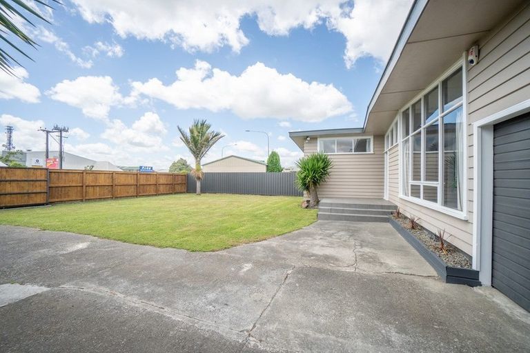 Photo of property in 754 Tremaine Avenue, Palmerston North, 4414