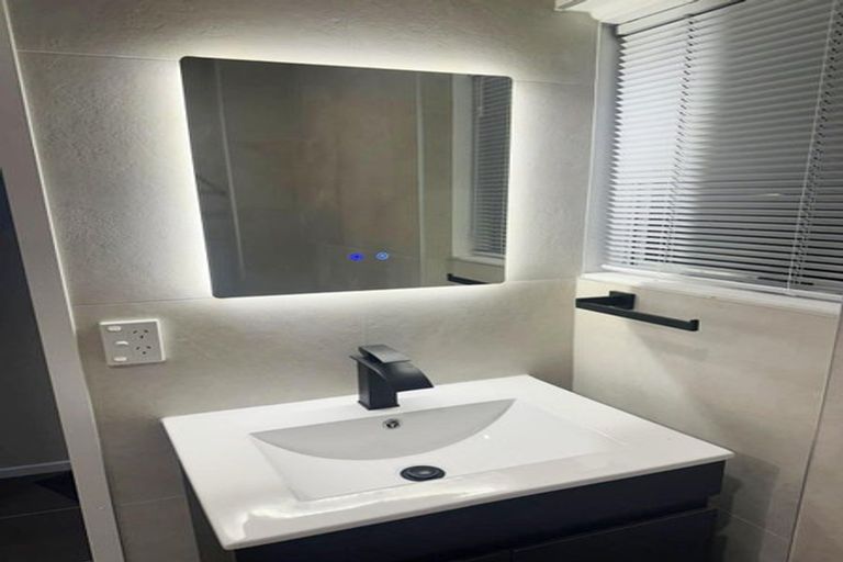 Photo of property in 48 Zita Maria Drive, Massey, Auckland, 0614