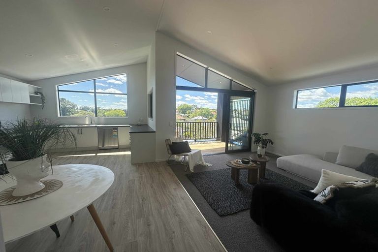 Photo of property in 4/3 Huia Avenue, Forest Lake, Hamilton, 3200