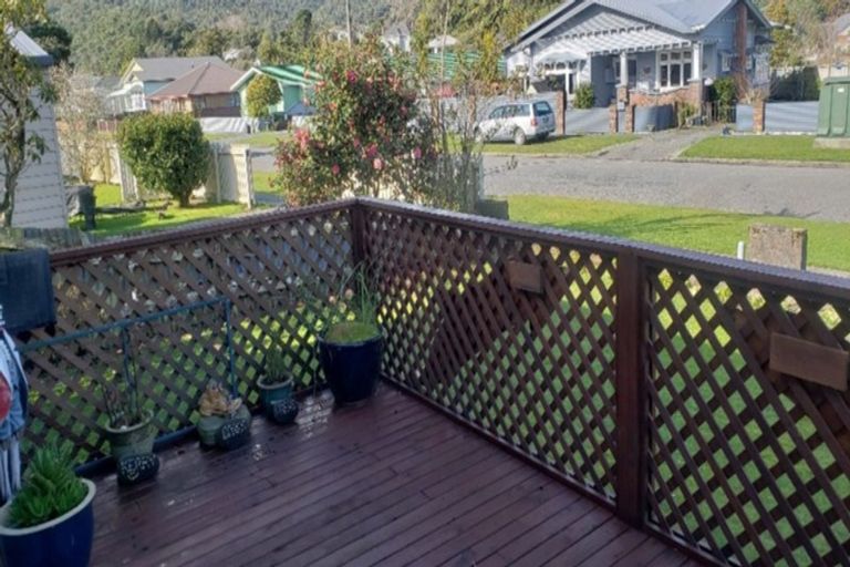 Photo of property in 34 Palmerston Street, Greymouth, 7805