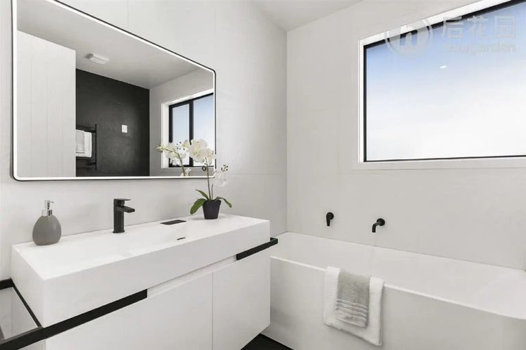 Photo of property in 3 Turbine Way, Hobsonville, Auckland, 0616