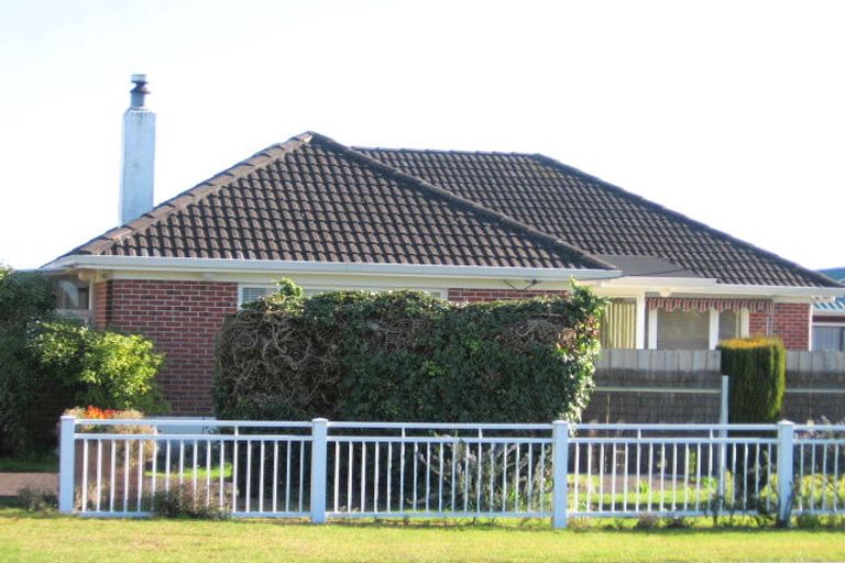 Photo of property in 44 Grove Road, Papakura, 2110