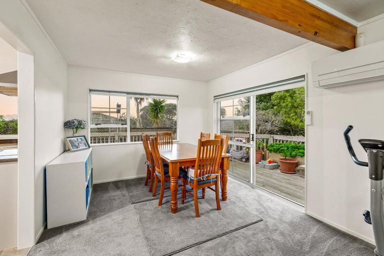 Photo of property in 2/16 Fernbird Place, Massey, Auckland, 0614