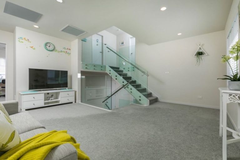 Photo of property in 48 Remuremu Street, Long Bay, Auckland, 0630