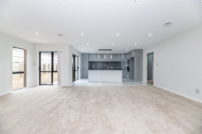 Photo of property in 42 Westmuir Crescent, Pokeno, 2402