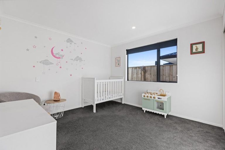 Photo of property in 33 Te Hurunui Drive, Pegasus, 7612