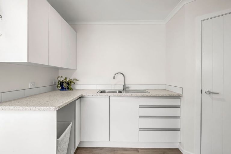 Photo of property in 33 Golf Vue Place, Castlecliff, Whanganui, 4501