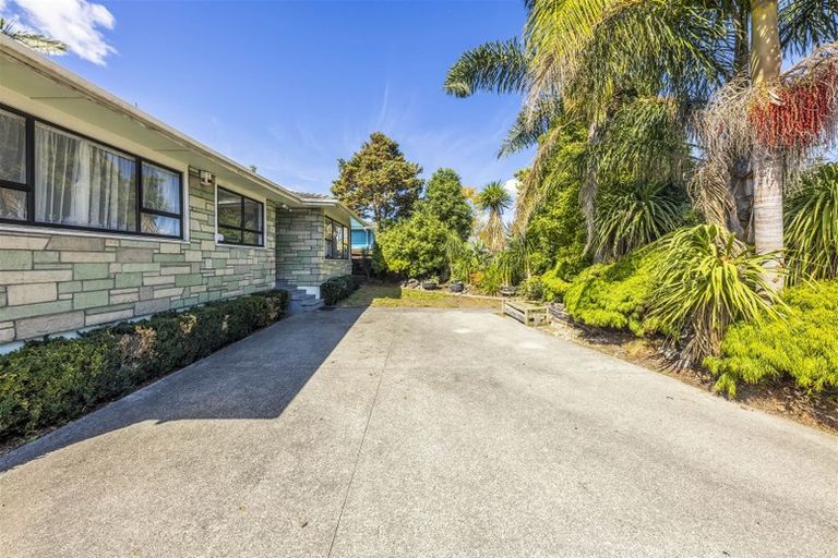 Photo of property in 90 Chichester Drive, Rosehill, Papakura, 2113