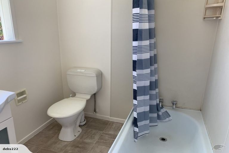 Photo of property in 20 Lake Road, Northcote, Auckland, 0627