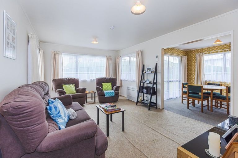 Photo of property in 8 Karyn Street, Castlecliff, Whanganui, 4501