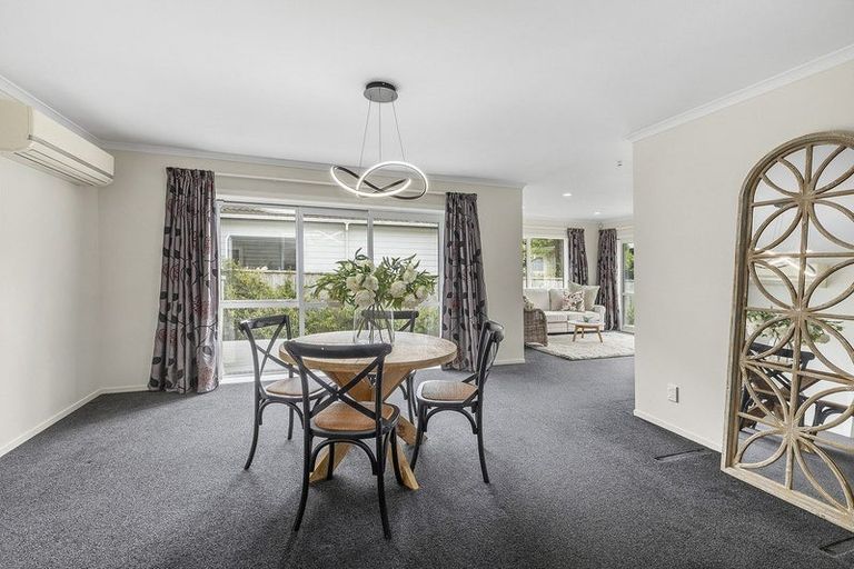 Photo of property in 60 Airlie Road, Plimmerton, Porirua, 5026