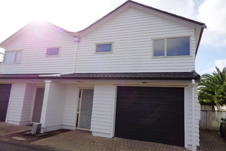 Photo of property in 8/103 Swanson Road, Henderson, Auckland, 0610