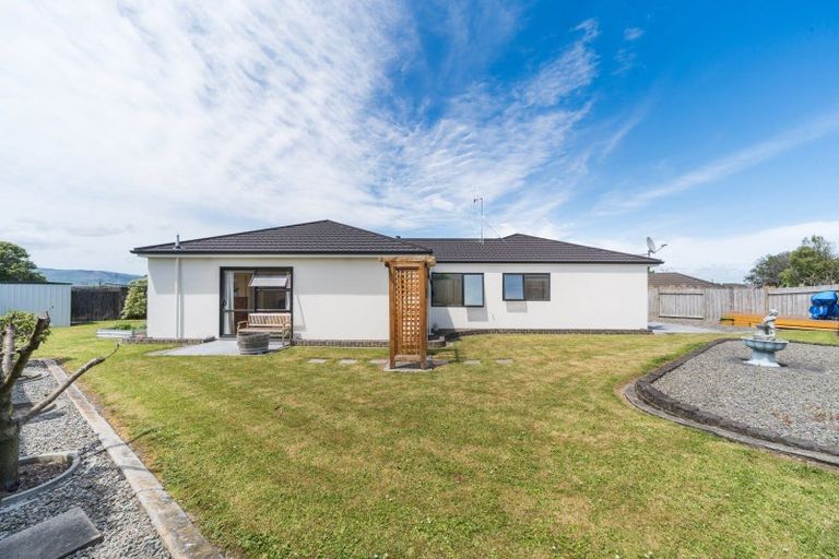 Photo of property in 14 Jordan Way, Kelvin Grove, Palmerston North, 4414