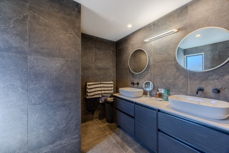 Photo of property in 5 Clearview Street, Wanaka, 9305