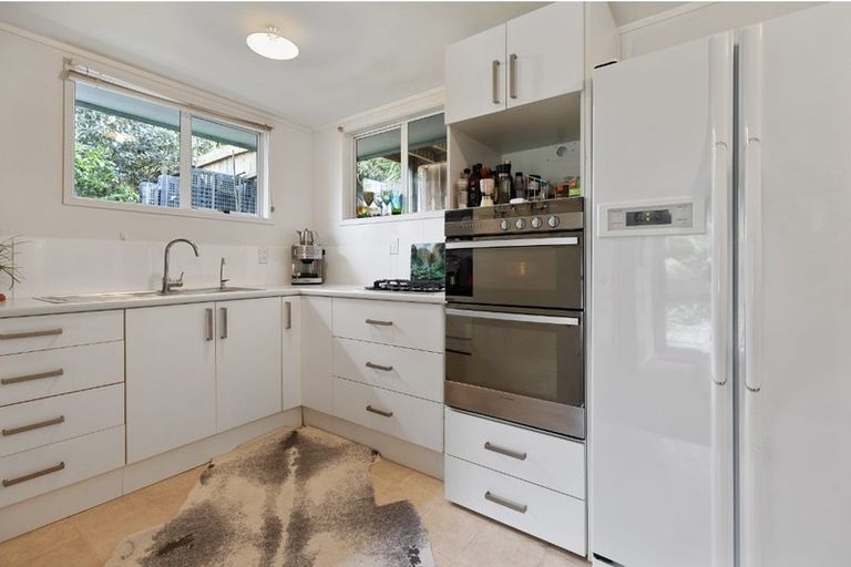 Photo of property in 2 Leander Road, Bayswater, Auckland, 0622