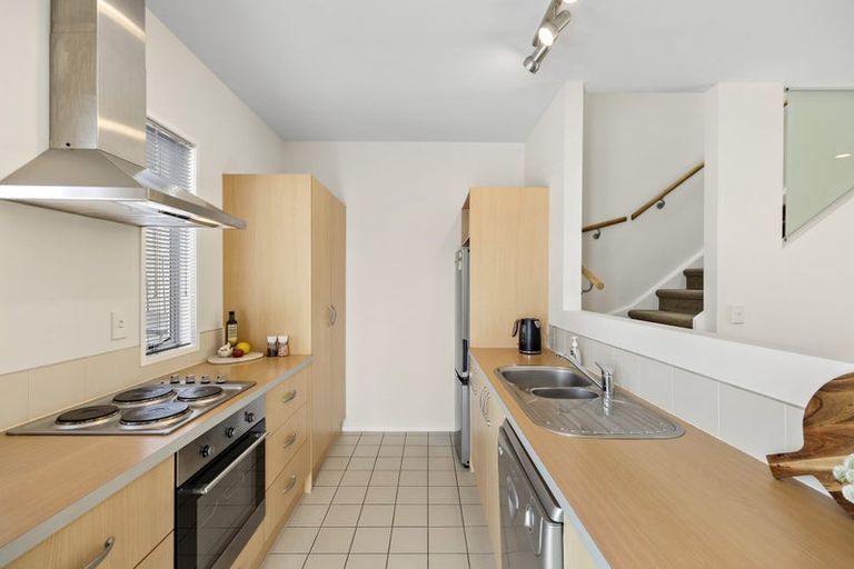 Photo of property in 31 Albionvale Road, Glen Eden, Auckland, 0602