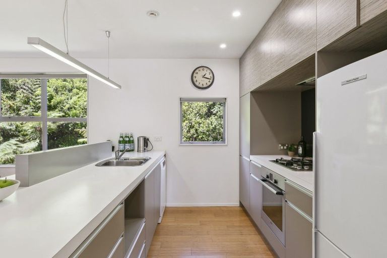 Photo of property in 44 Saddleback Grove, Karori, Wellington, 6012