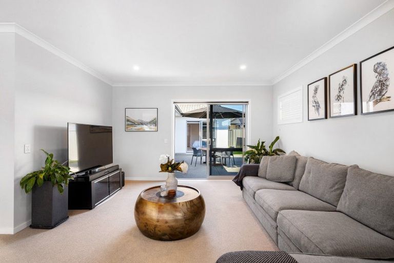 Photo of property in 22 Young Place, Taradale, Napier, 4112