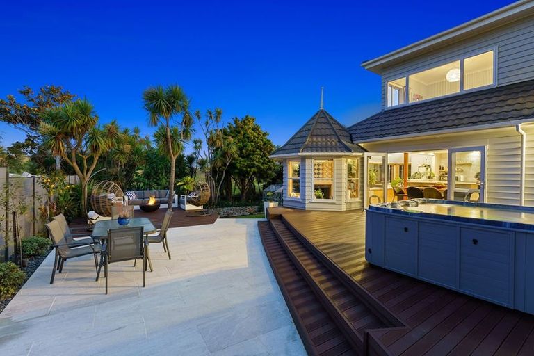 Photo of property in 30 Golf Road, Paraparaumu Beach, Paraparaumu, 5032