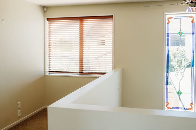 Photo of property in 64 Willowview Drive, Redwood, Christchurch, 8051