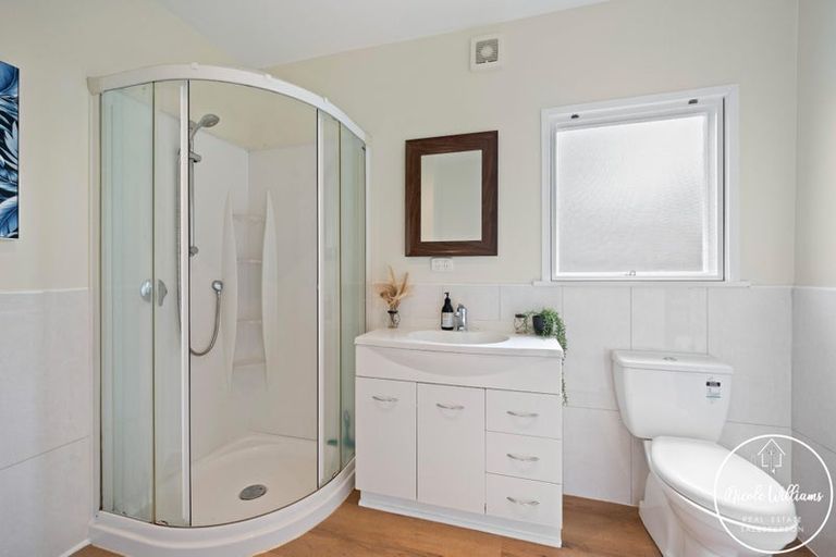 Photo of property in 9 Regent Street, Whakapirau, Maungaturoto, 0583