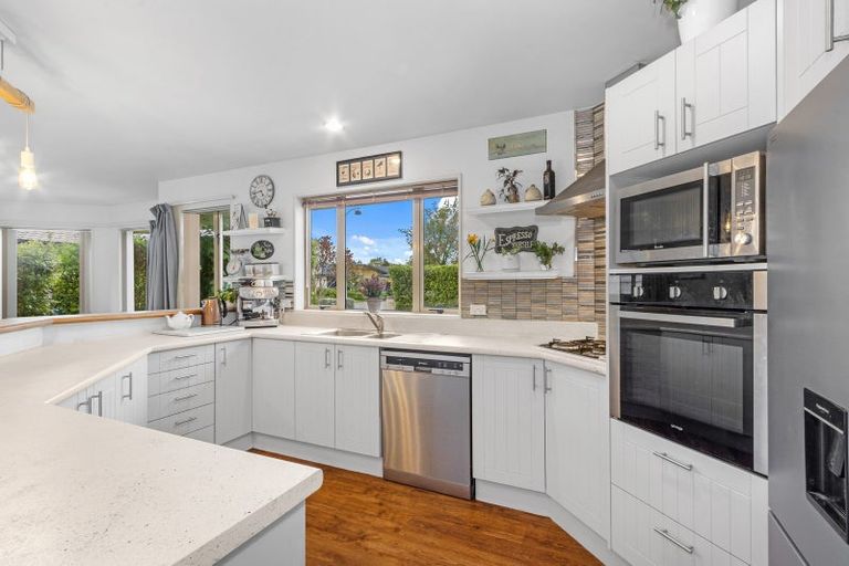 Photo of property in 18 Elmslie Grove, Halswell, Christchurch, 8025