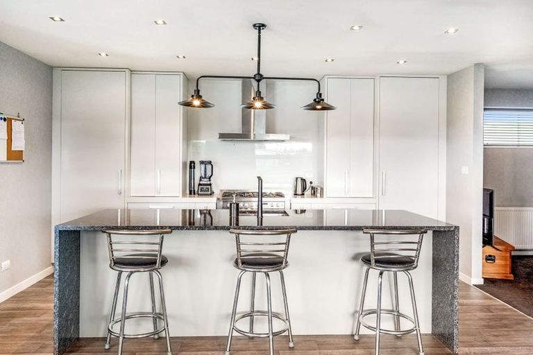 Photo of property in 12 Kitchener Street, Gore, 9710