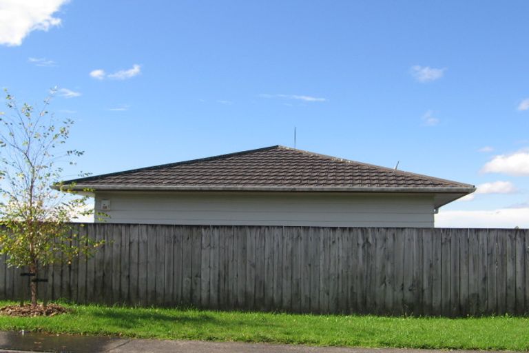 Photo of property in 1/215 Glengarry Road, Glen Eden, Auckland, 0602