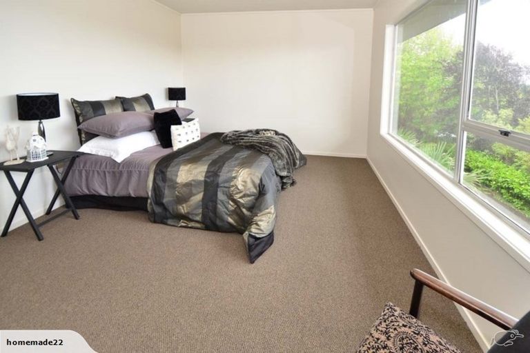 Photo of property in 2/218 East Coast Road, Forrest Hill, Auckland, 0620