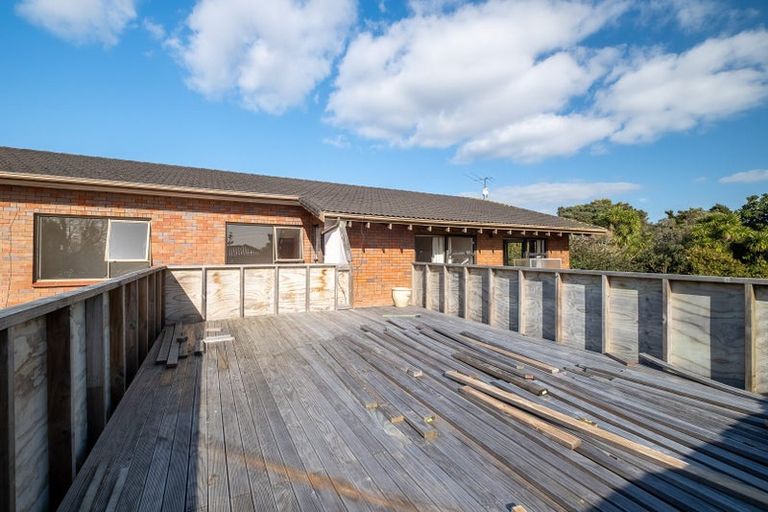 Photo of property in 35 Goodwood Drive, Goodwood Heights, Auckland, 2105