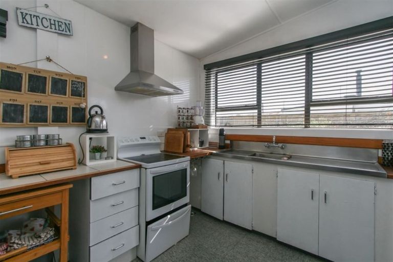 Photo of property in 24 Elliot Street, Inglewood, 4330