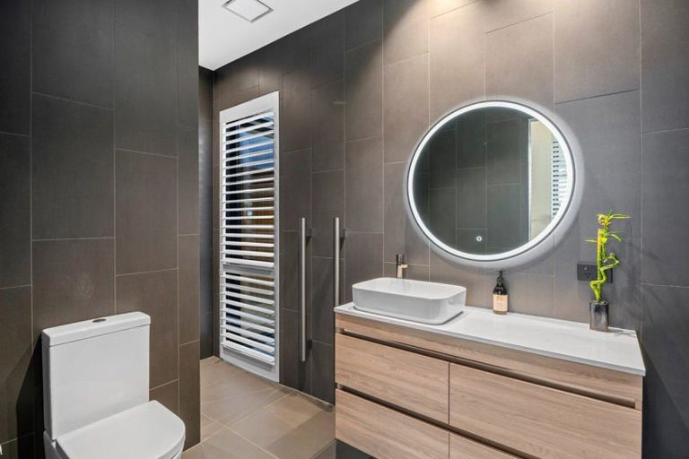 Photo of property in 11 Sapphire Spring Rise, Wanaka, 9305