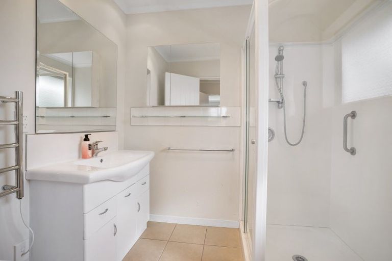 Photo of property in 98 Park Street, Winton, 9720