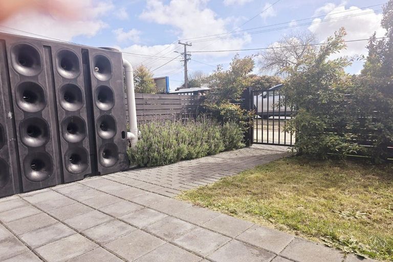 Photo of property in 2/66 Metcalfe Road, Ranui, Auckland, 0612