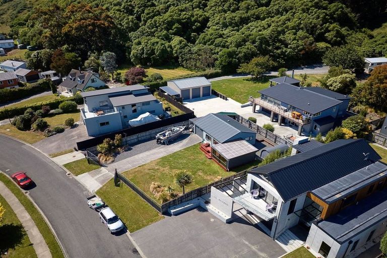 Photo of property in 48 Kotare Place, South Bay, Kaikoura, 7300